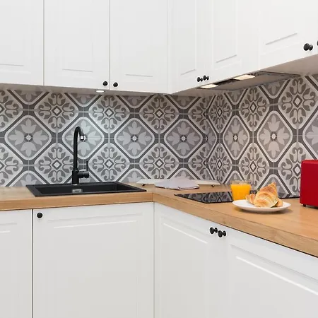 Apartment Tenczynska 3 *