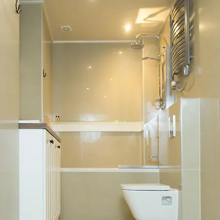 Apartment Tenczynska 3 *
